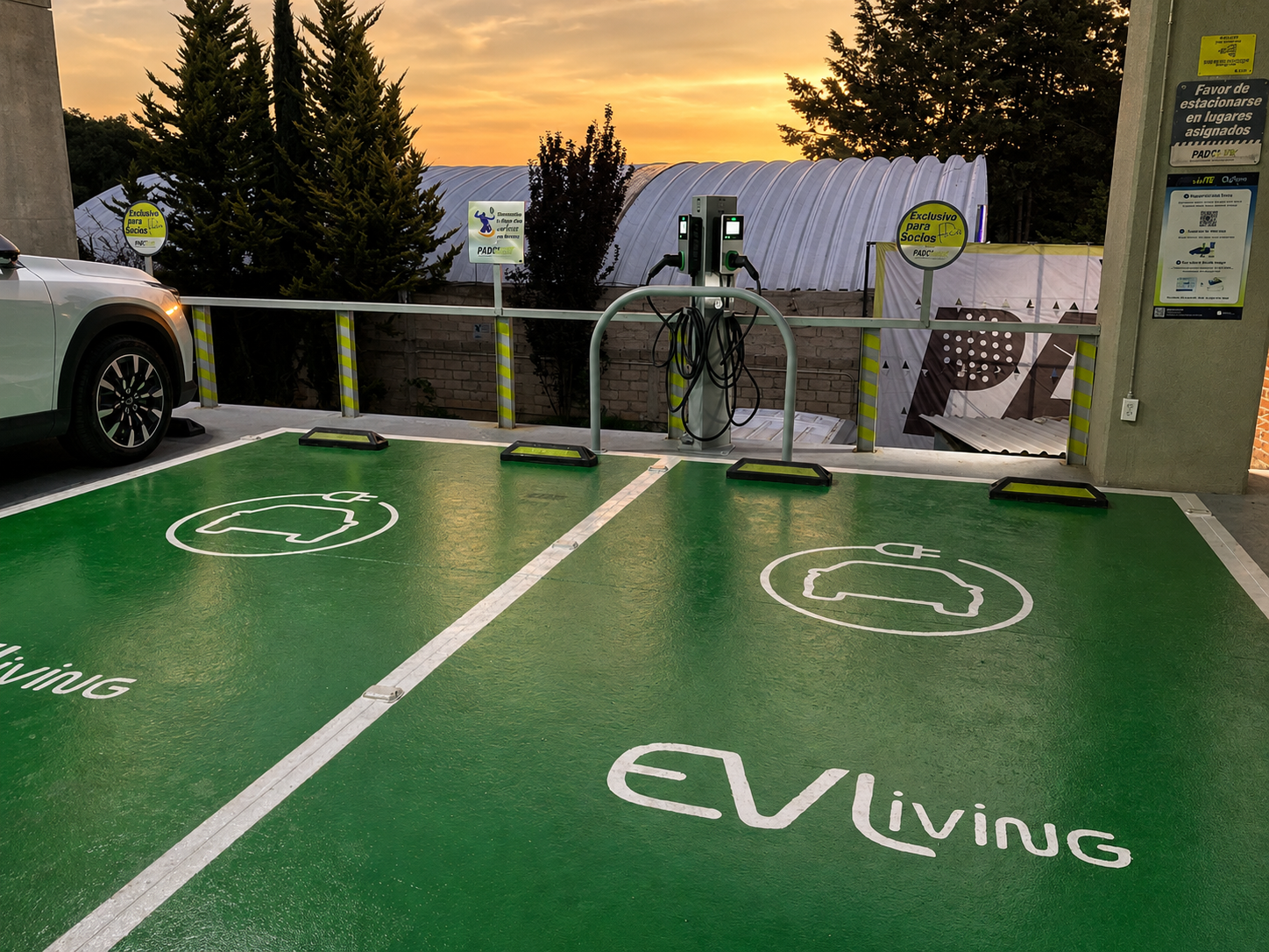 Hub de carga EV Living en Padelite