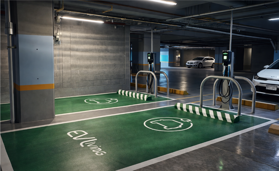 Hub de carga EV Living en el estacionamiento residencial de H2O